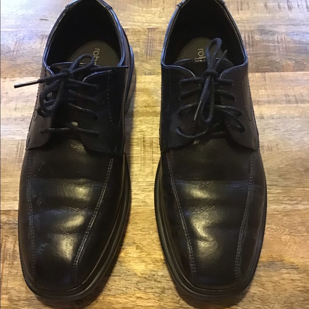 Men’s black dress shoes